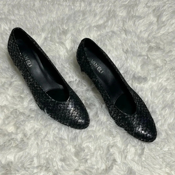Van Eli | Black Snake Print Low Pump - Picture 6 of 9